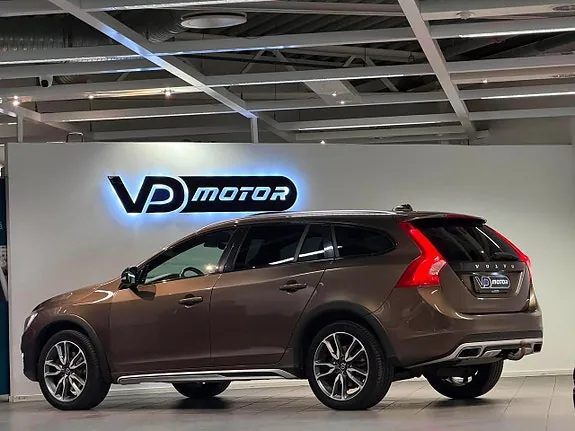 Volvo V60 Cross Country 2018 photo 3