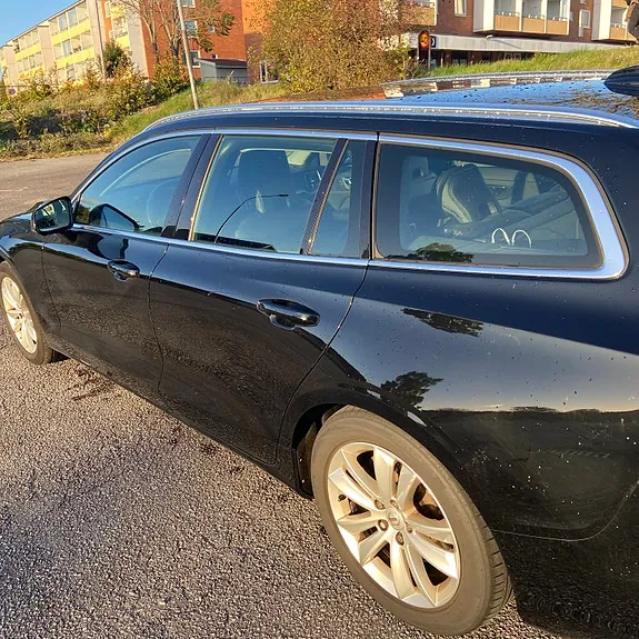Volvo V60 2019 photo 3