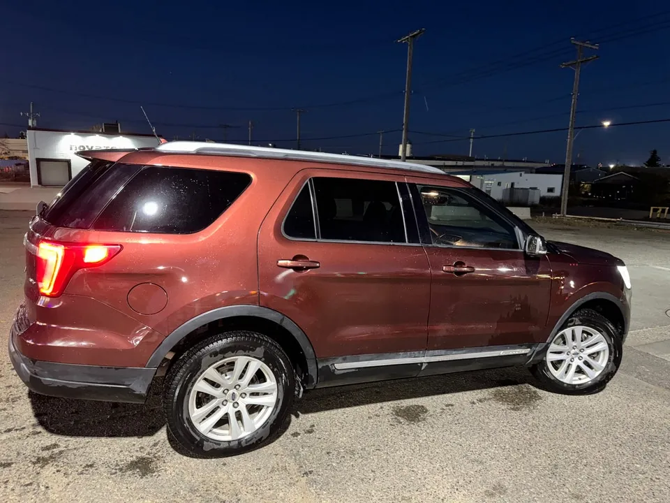 Ford Explorer 2010 photo 3