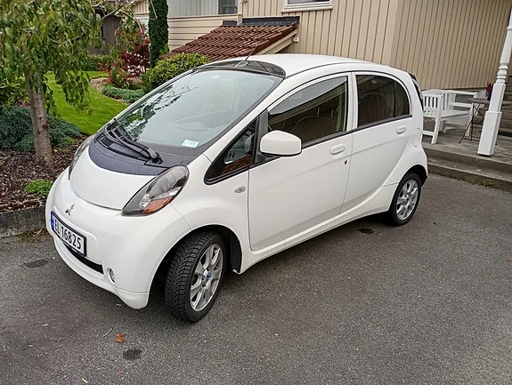 Mitsubishi I-Miev 2011 photo 2
