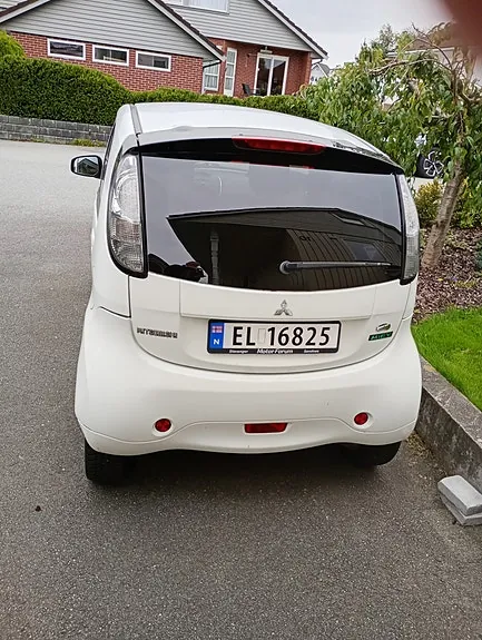 Mitsubishi I-Miev 2011 photo 3