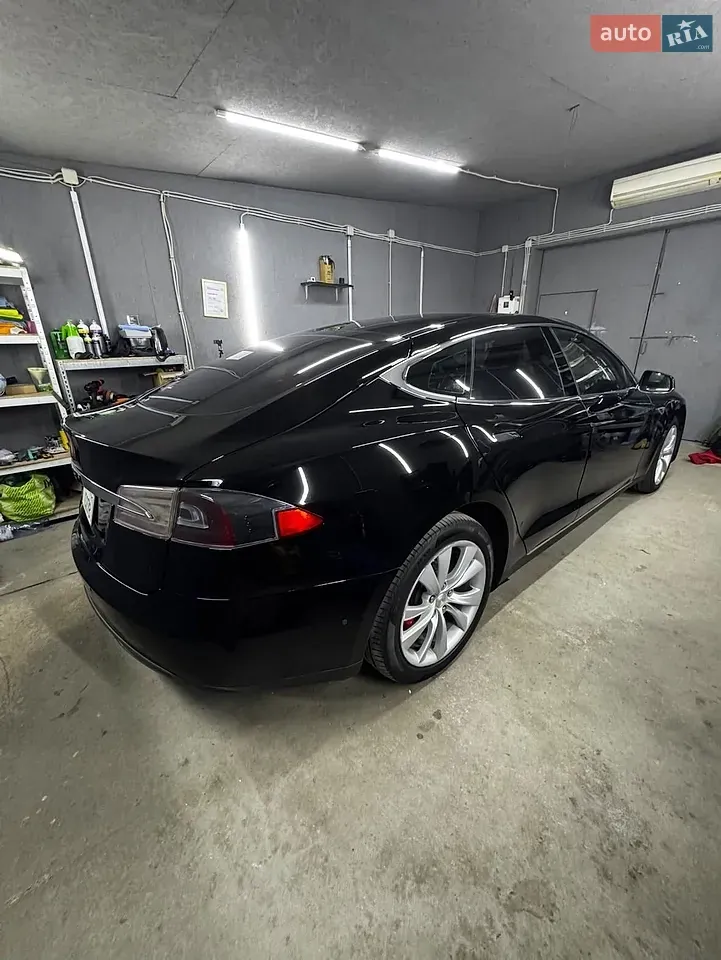 Tesla Model S 2015 photo 5