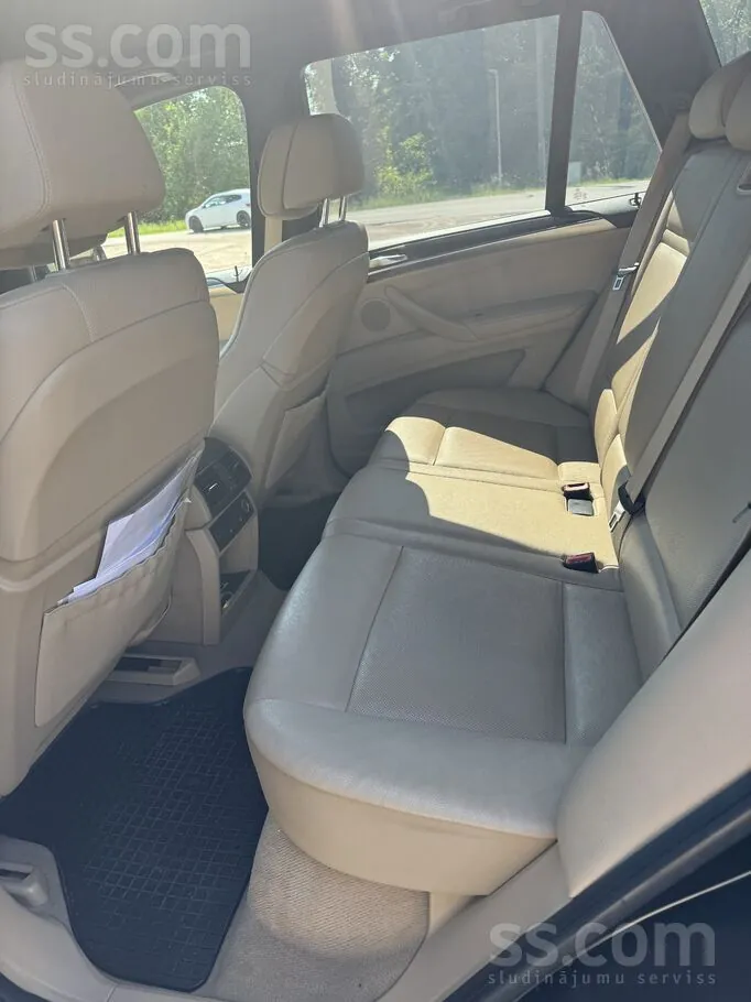 BMW X5 2010 photo 4
