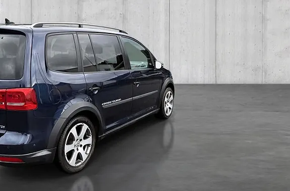 Volkswagen Touran 2011 photo 4
