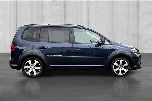 Volkswagen Touran 2011 photo 5