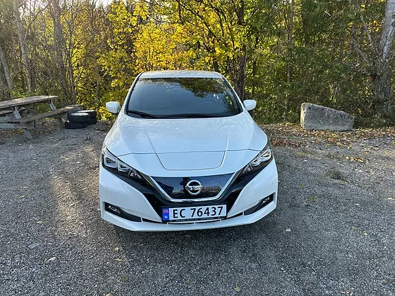 Nissan Leaf 2021 photo 2