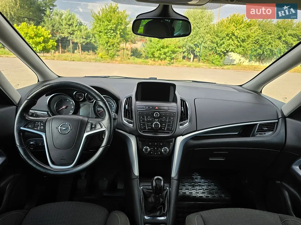 Opel Zafira 2015 photo 2