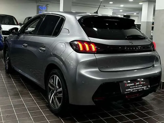 Peugeot 208 2022 photo 3