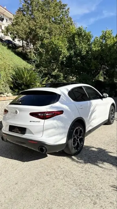 Alfa Romeo Stelvio 2022 photo 4