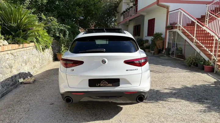 Alfa Romeo Stelvio 2022 photo 5