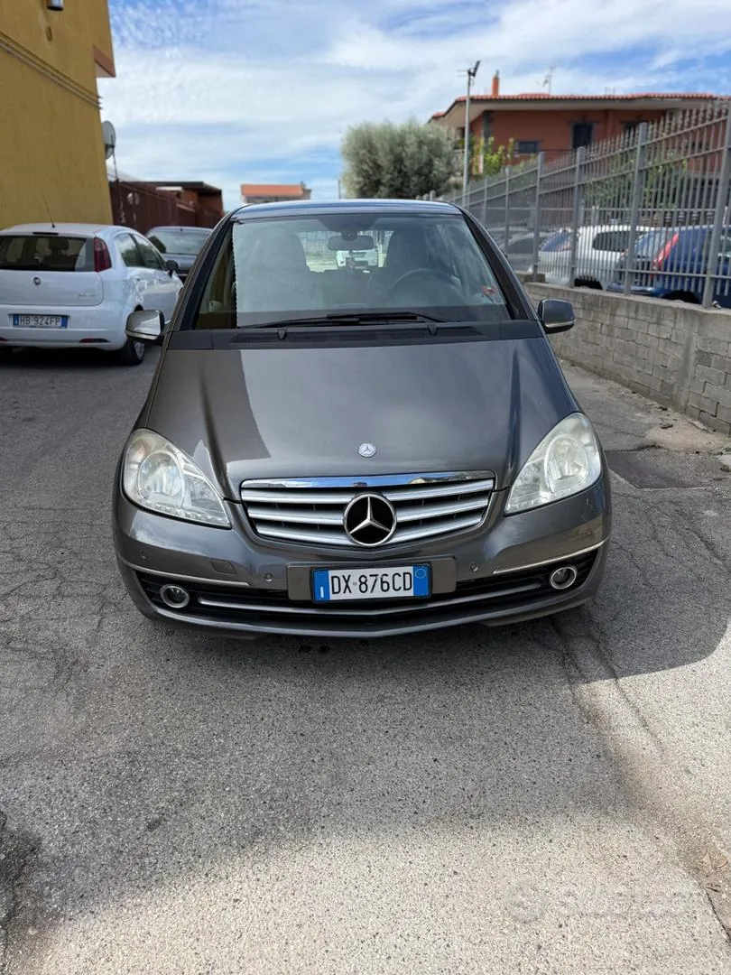 Mercedes-Benz A-Class 2009 photo 2