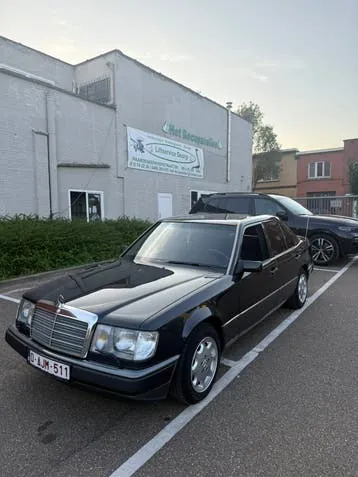 Mercedes-Benz W124