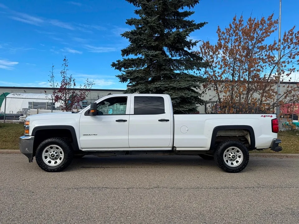 Chevrolet Silverado 3500Hd 2016 photo 2