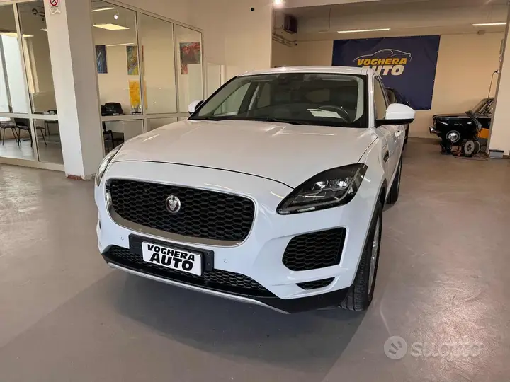 Jaguar E-Pace 2018 photo 3
