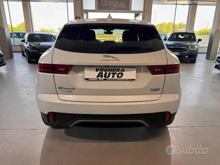 Jaguar E-Pace 2018 photo 4