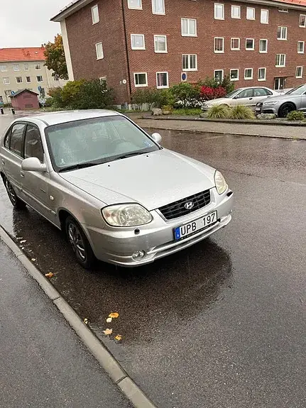 Hyundai Accent 2004 photo 2