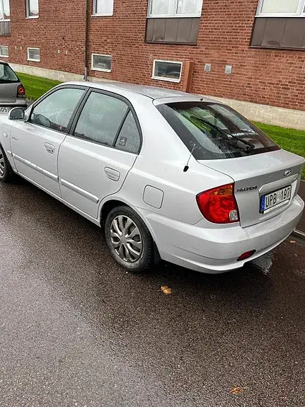 Hyundai Accent 2004 photo 3