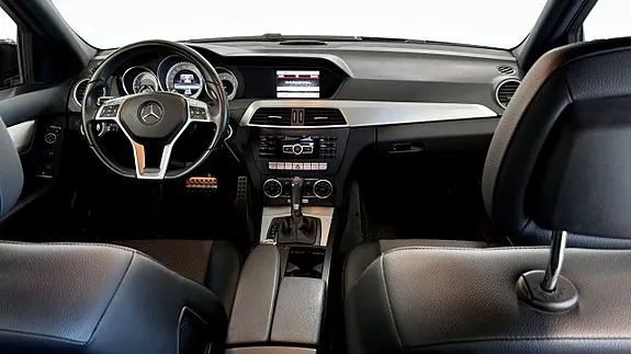 Mercedes-Benz C180 2013 photo 4