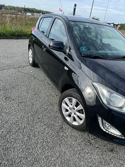 Hyundai I20 2013 photo 2