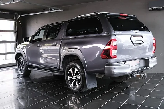 Toyota Hilux 2023 photo 2