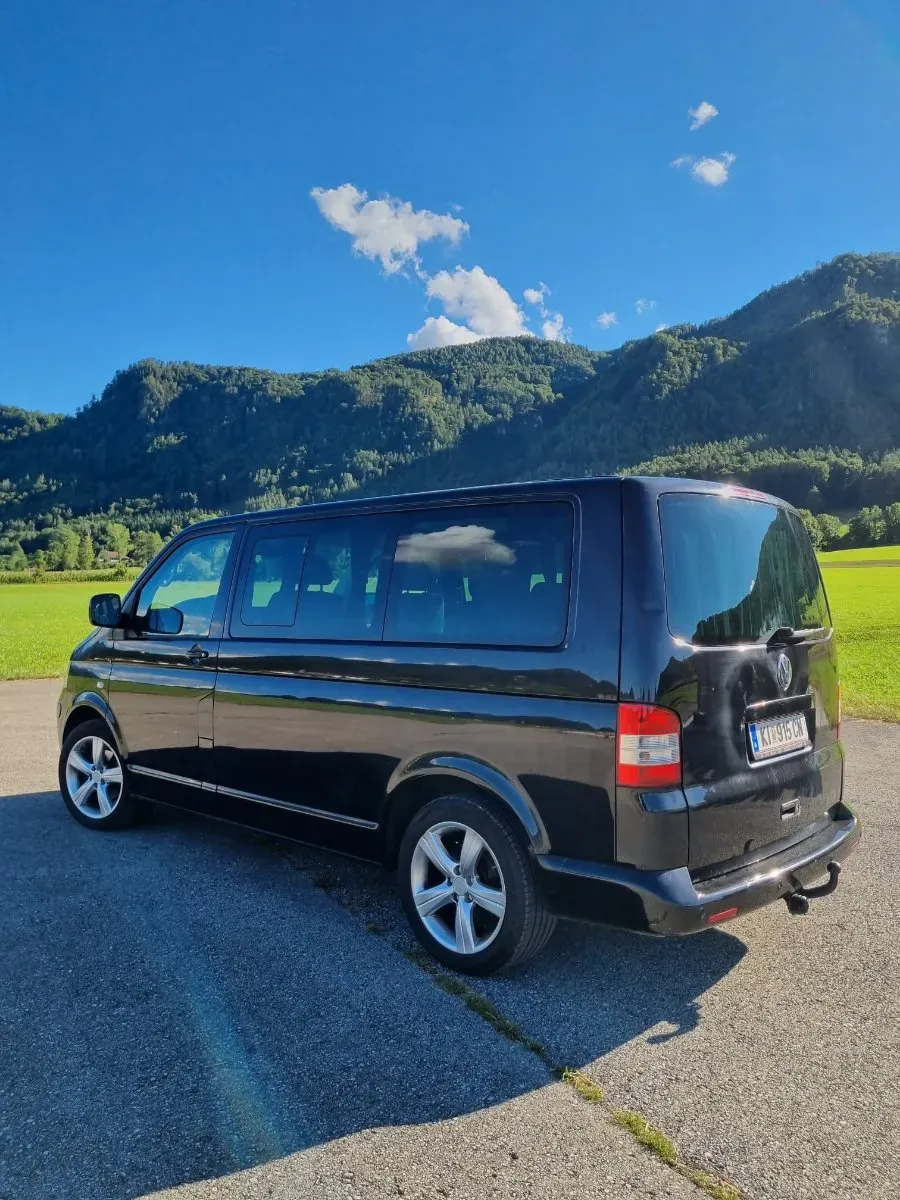 Volkswagen Multivan 2009 photo 3