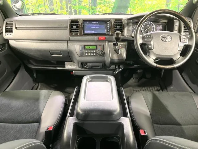 Toyota Hiace Van 2024 photo 2
