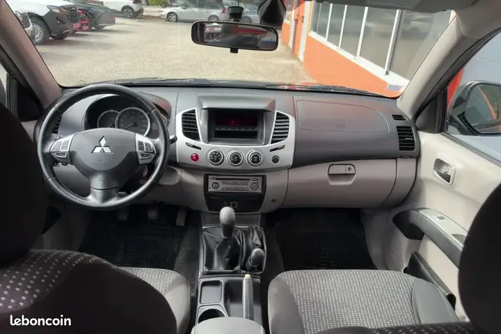 Mitsubishi L200 2013 photo 3