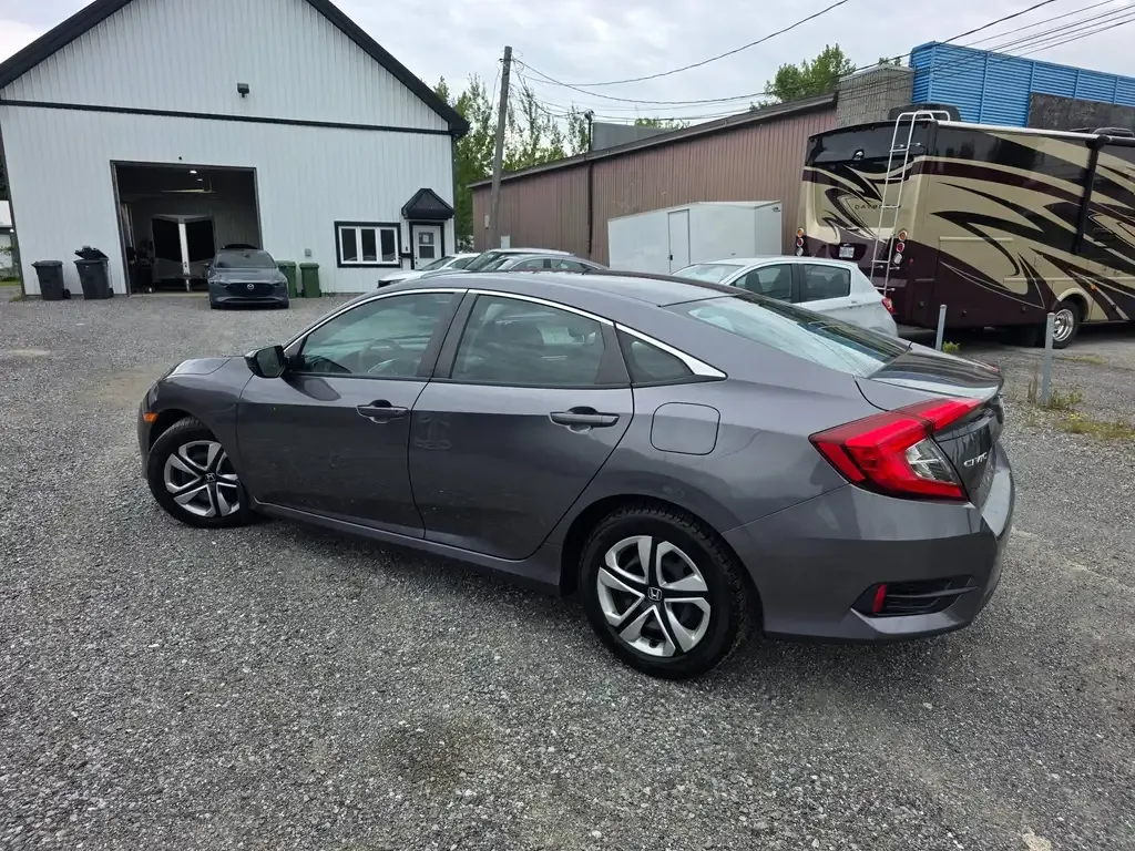 Honda Civic 2017 photo 2
