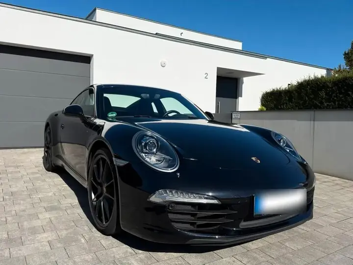 Porsche 911 Carrera