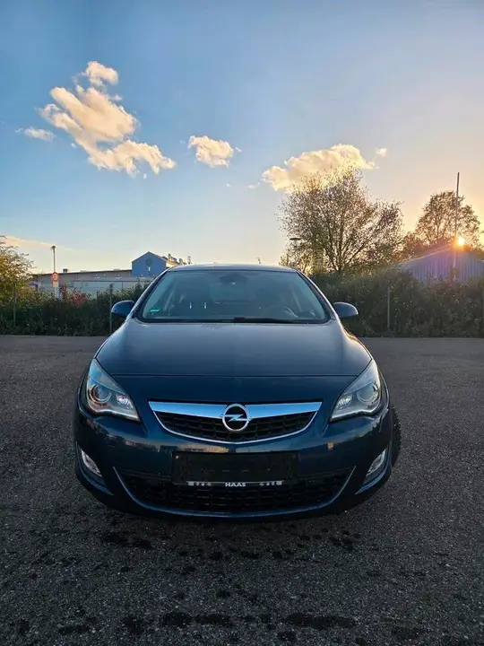 Opel Astra J