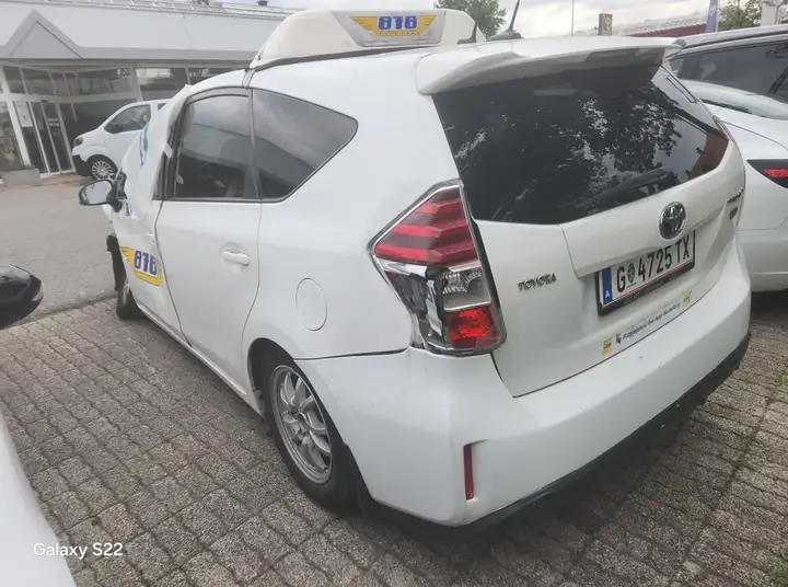 Toyota Prius 2015 photo 3