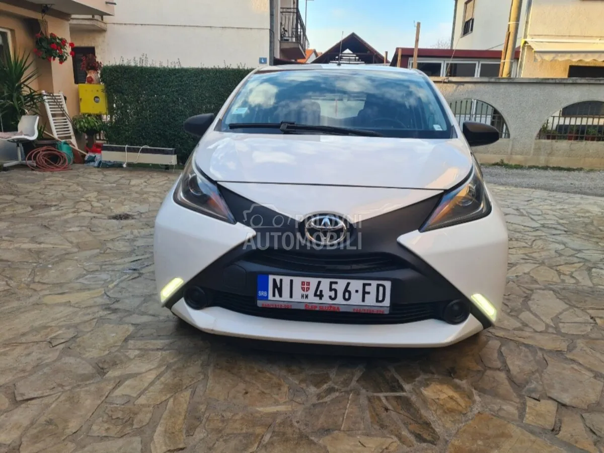 Toyota Aygo 2015 photo 2