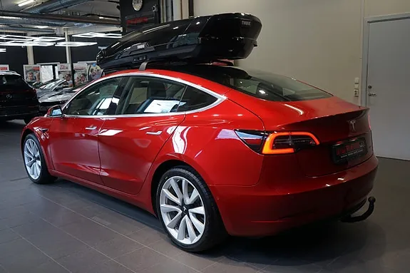 Tesla Model 3 2020 photo 3