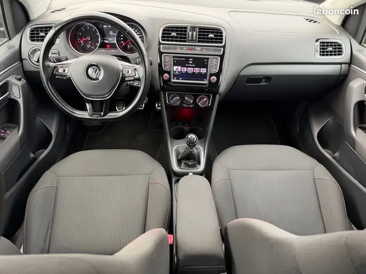Volkswagen Polo 2017 photo 2