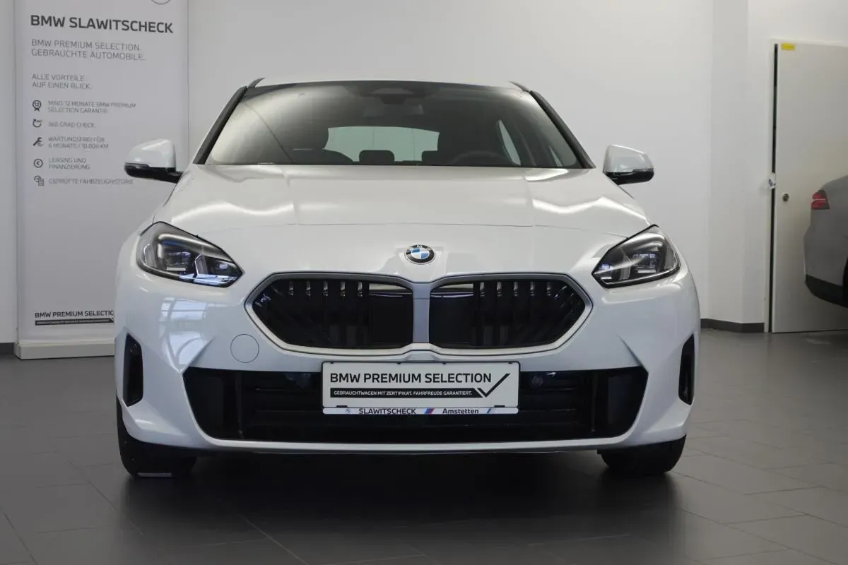 BMW 1 Series 2026 photo 2