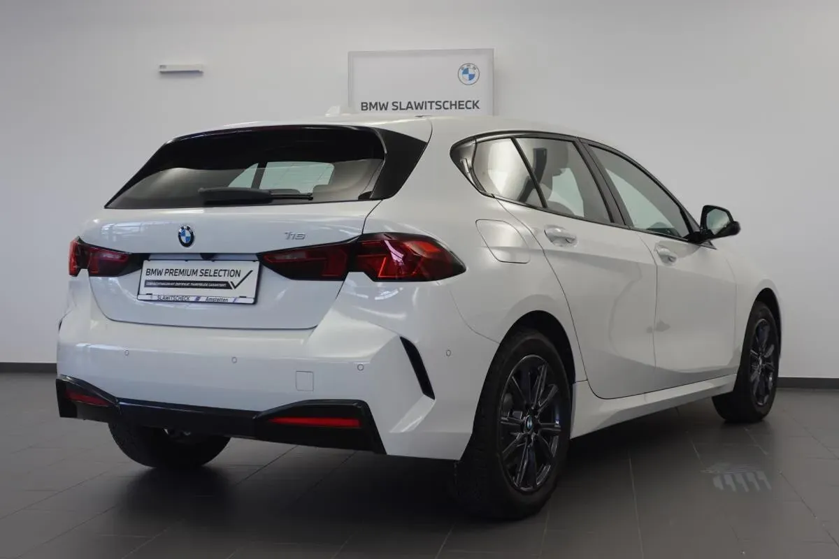 BMW 1 Series 2026 photo 3