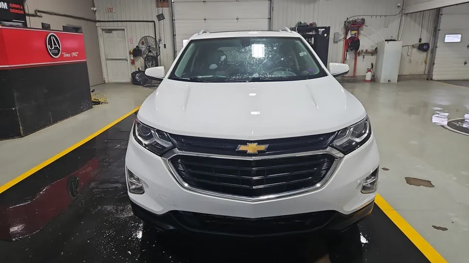 Chevrolet Equinox 2018 photo 2