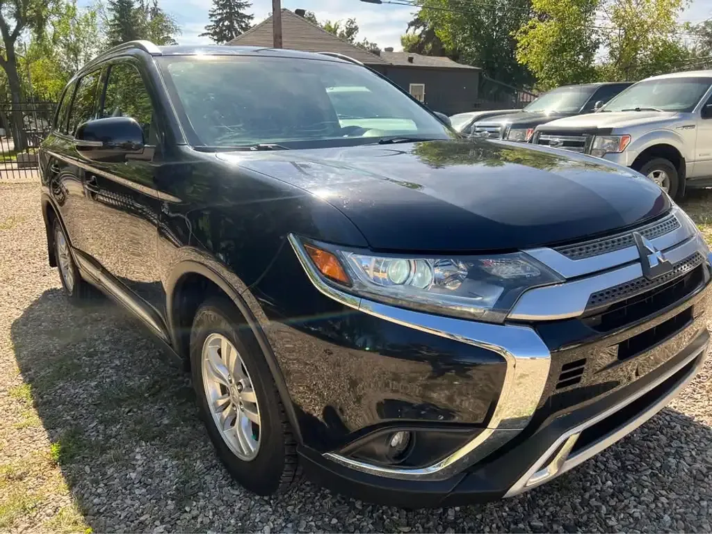 Mitsubishi Outlander 2020 photo 2