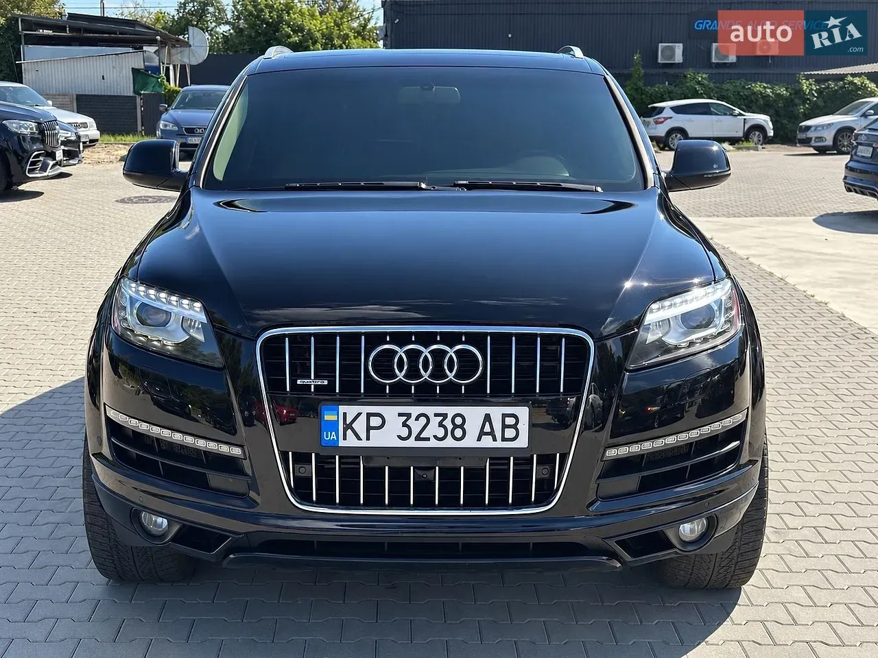 Audi Q7 2011 photo 2