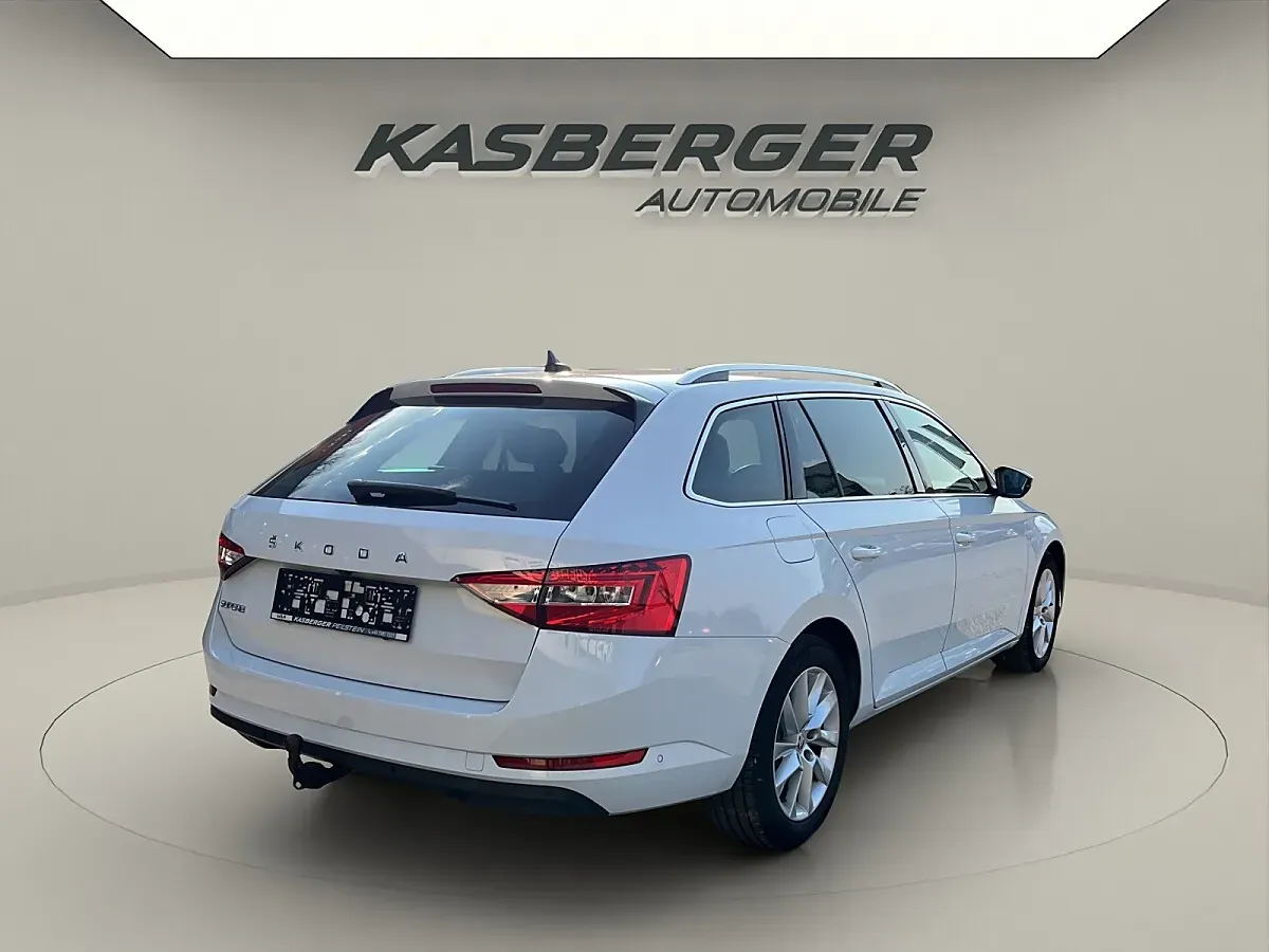 Skoda Superb 2021 photo 3