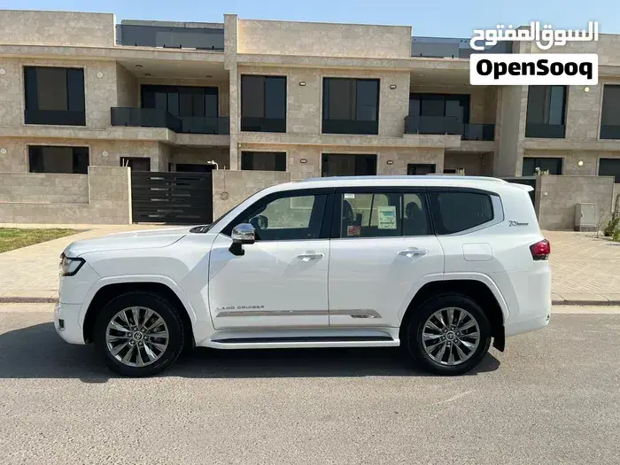 Toyota Land Cruiser 2022 photo 3