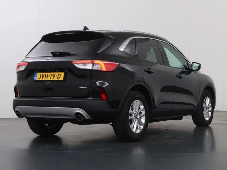 Ford Kuga 2022 photo 2