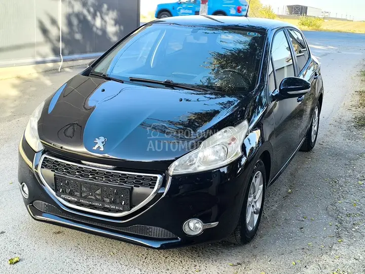 Peugeot 208