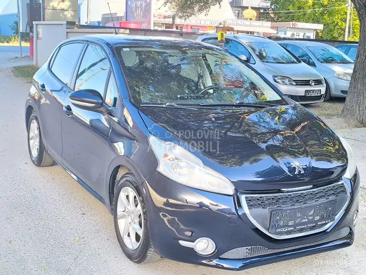 Peugeot 208 2013 photo 4