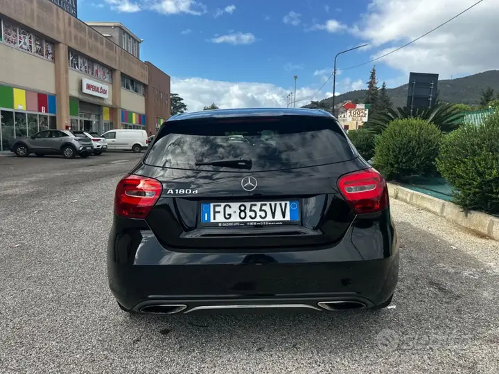 Mercedes-Benz A180D 2017 photo 4