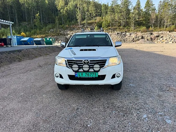 Toyota Hilux 2014 photo 2