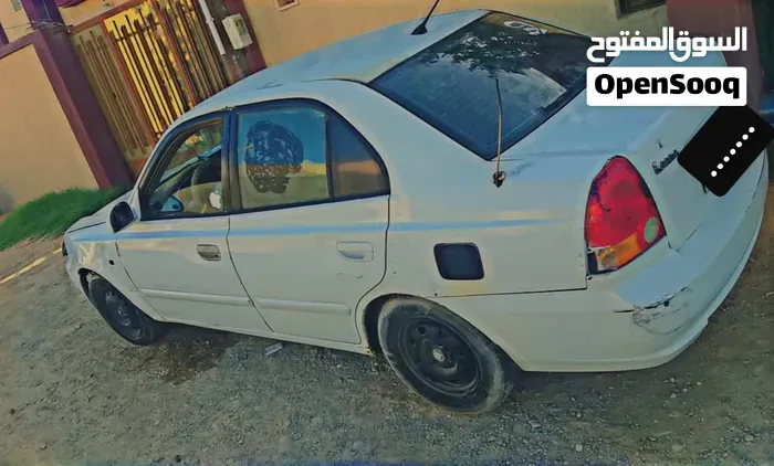 Hyundai Verna 2004 photo 3