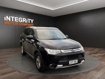 Mitsubishi Outlander 2015 photo 2