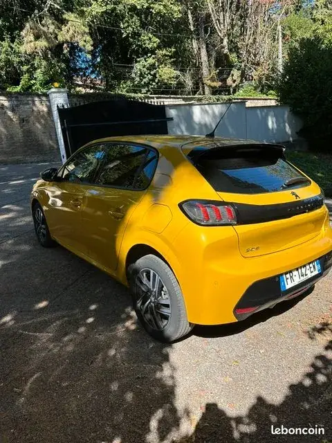 Peugeot 208 2020 photo 3