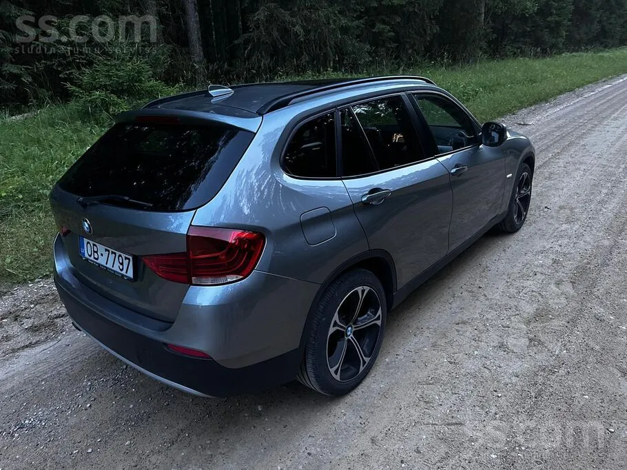 BMW X1 2011 photo 2